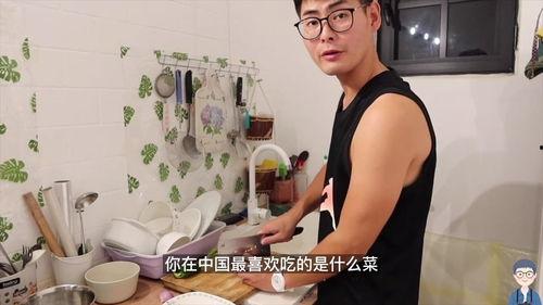 佛山小伙第一次吃瓜视频,趣味满满吃瓜体验大公开