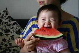 吃瓜拉肚子搞笑视频下载,让你捧腹大笑