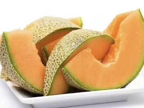 小螃蟹吃哈密瓜视频,小螃蟹的哈密瓜美食之旅