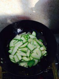 日本人吃炒角瓜怎么做视频,简单美味家常菜制作教程