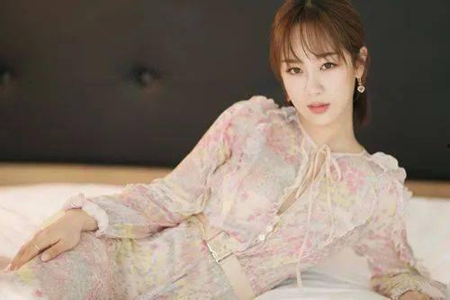 杨紫捂嘴吃瓜视频合集