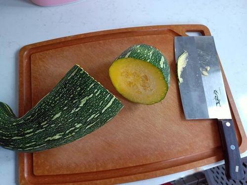 绿瓜变软可以吃吗视频,美味依旧？揭秘食用指南