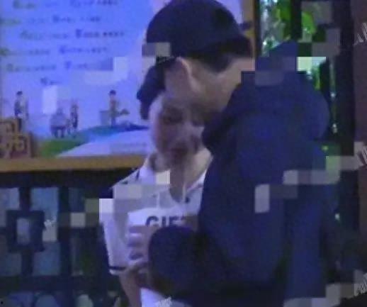 吃瓜特别快视频怎么拍的,轻松掌握热门内容制作！