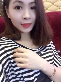 短发女吃瓜视频,萌态尽显引网友热议